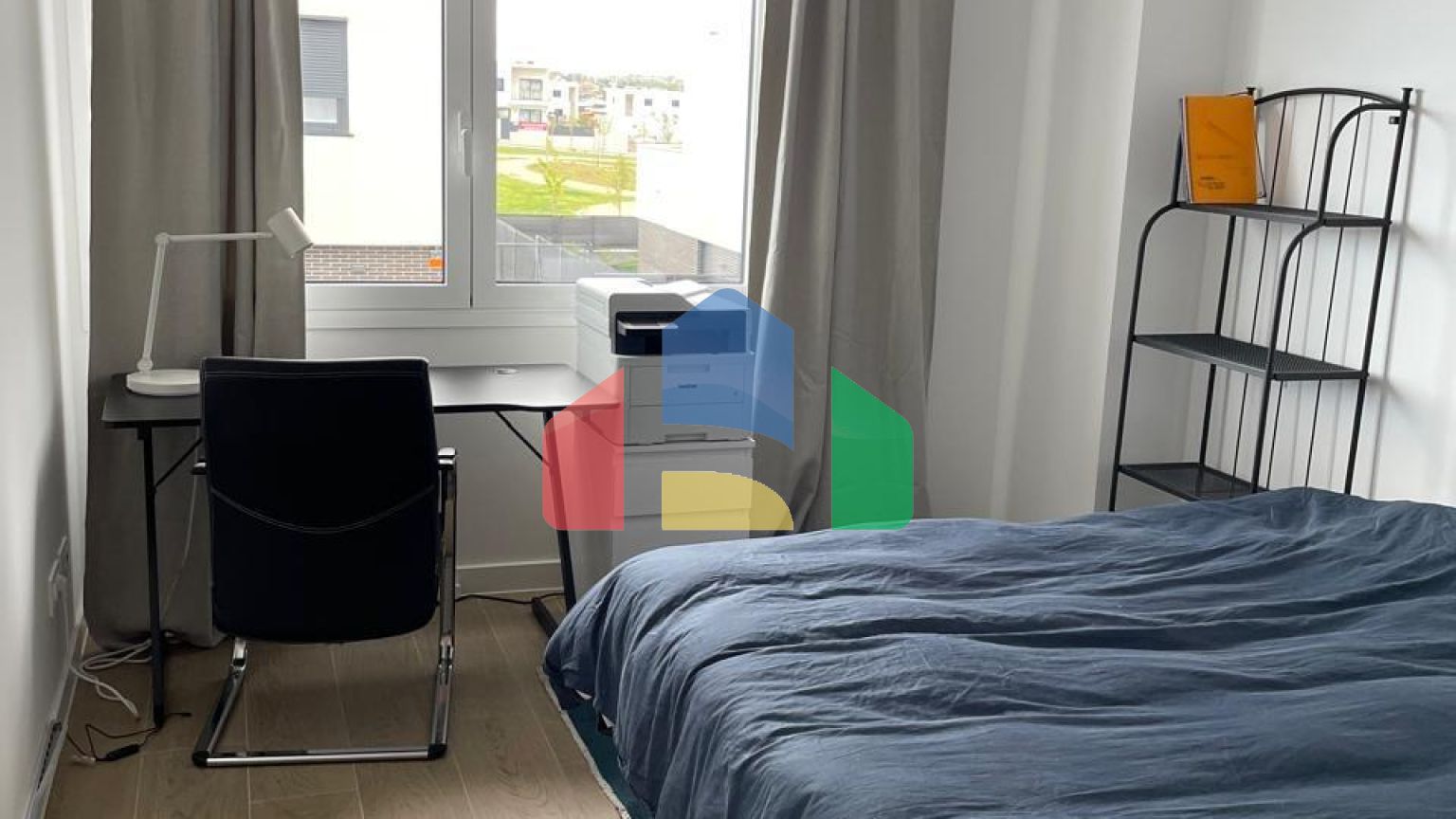 АРЕНДА КОТТЕДЖА С ОДНИМ СОСЕДОМ-СТУДЕНТОМ, Villaviciosa de Odón, Madrid