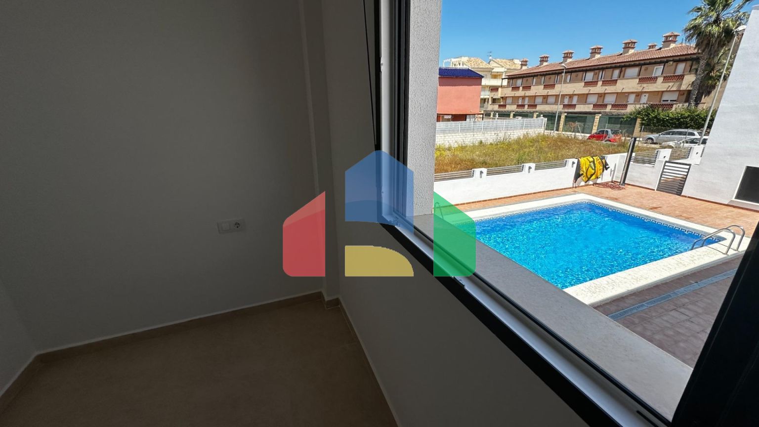 Эксклюзивные таунхаусы в Олива Нова: стиль, комфорт и море всего в 500 м