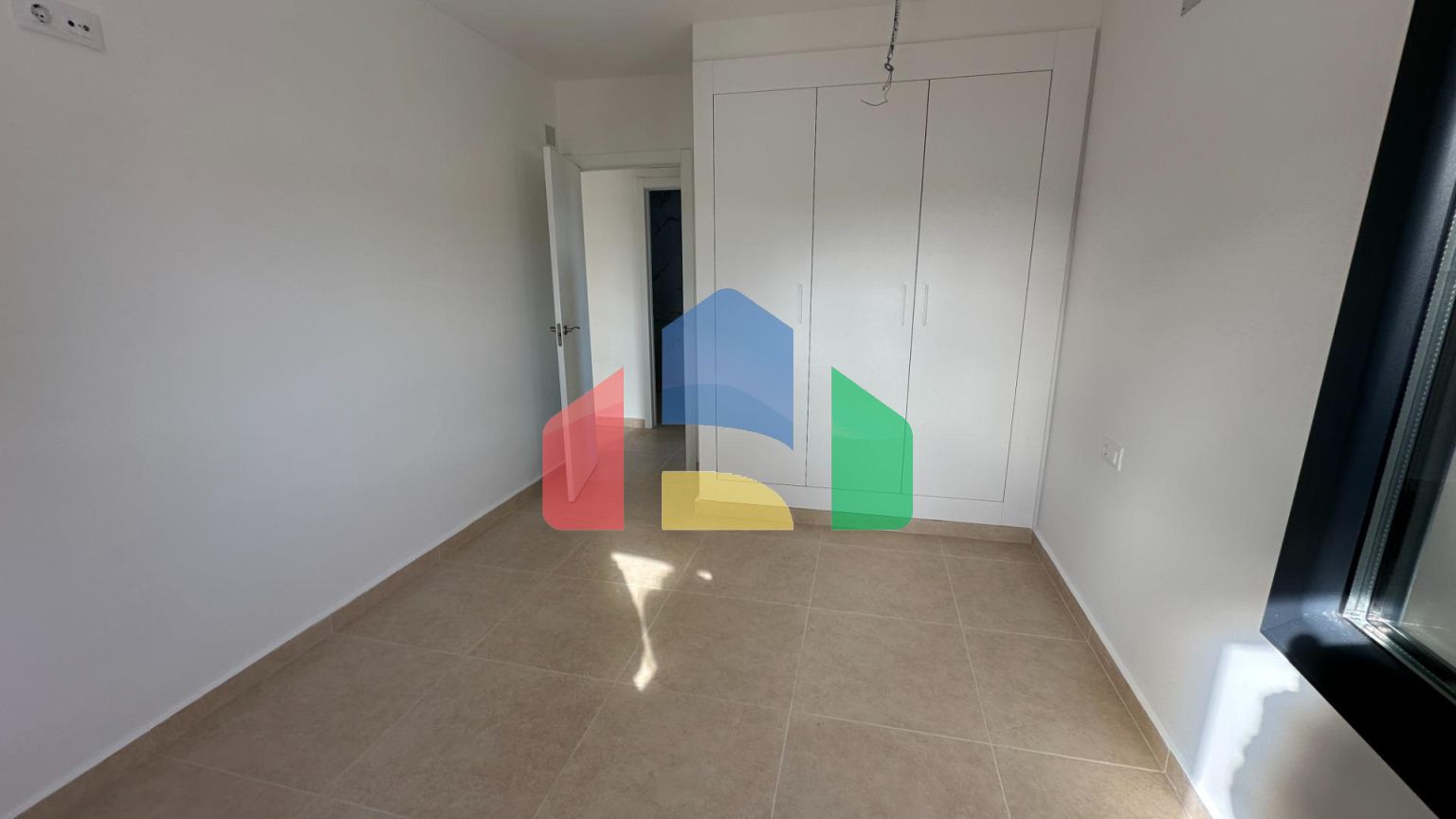 Эксклюзивные таунхаусы в Олива Нова: стиль, комфорт и море всего в 500 м