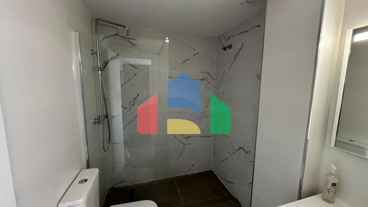 Эксклюзивные таунхаусы в Олива Нова: стиль, комфорт и море всего в 500 м