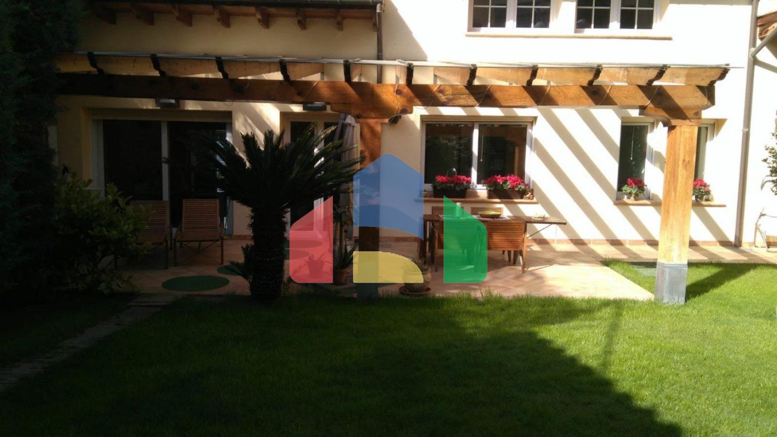 ВИЛЛА НА ПРОДАЖУ В БАНЬЕРЕ ДЕ МАРИОЛА