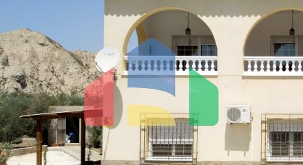 HOUSE WITH LAND MORE THAN 4400 m2. PRIVATE POOL. LANDSCAPE VIEWS.