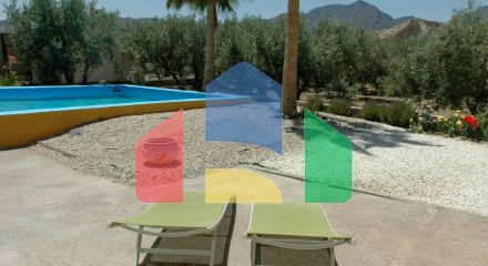 HOUSE WITH LAND MORE THAN 4400 m2. PRIVATE POOL. LANDSCAPE VIEWS.