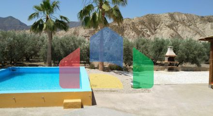 HOUSE WITH LAND MORE THAN 4400 m2. PRIVATE POOL. LANDSCAPE VIEWS.