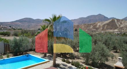 ДОМ С БАССЕЙНОМ В ГОРАХ. С ШИКАРНЫМ ВИДОМ. И ТЕРРИТОРИЕЙ БОЛЬШЕ 4400 м2