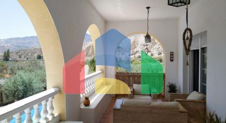 ДОМ С БАССЕЙНОМ В ГОРАХ. С ШИКАРНЫМ ВИДОМ. И ТЕРРИТОРИЕЙ БОЛЬШЕ 4400 м2