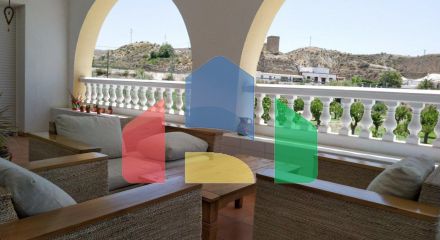 ДОМ С БАССЕЙНОМ В ГОРАХ. С ШИКАРНЫМ ВИДОМ. И ТЕРРИТОРИЕЙ БОЛЬШЕ 4400 м2