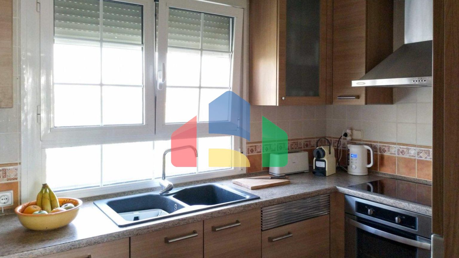 ДОМ С БАССЕЙНОМ В ГОРАХ. С ШИКАРНЫМ ВИДОМ. И ТЕРРИТОРИЕЙ БОЛЬШЕ 4400 м2