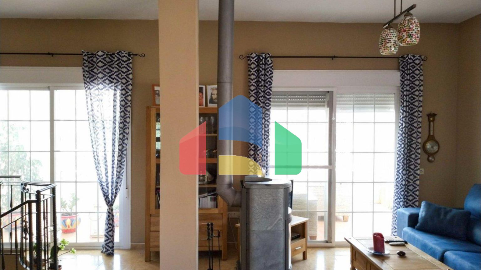 ДОМ С БАССЕЙНОМ В ГОРАХ. С ШИКАРНЫМ ВИДОМ. И ТЕРРИТОРИЕЙ БОЛЬШЕ 4400 м2