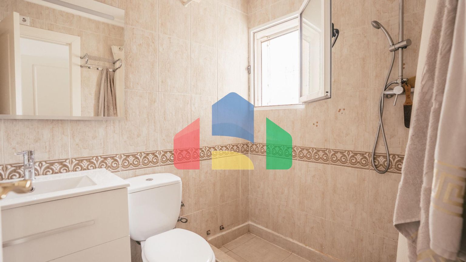 Вилла в испанском стиле в эксклюзивном районе вилл