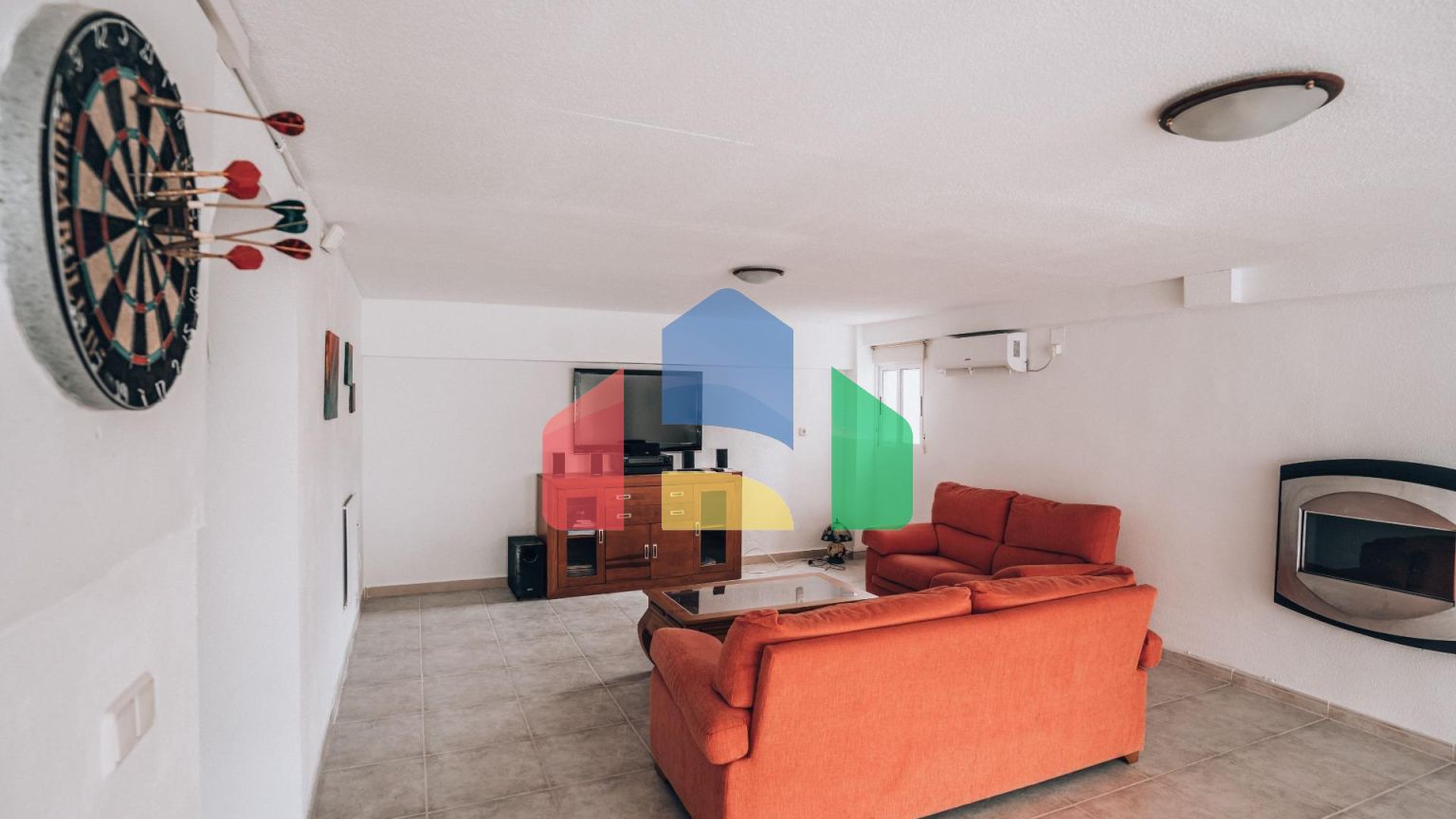 Вилла в испанском стиле в эксклюзивном районе вилл