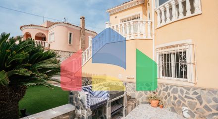 Вилла в испанском стиле в эксклюзивном районе вилл