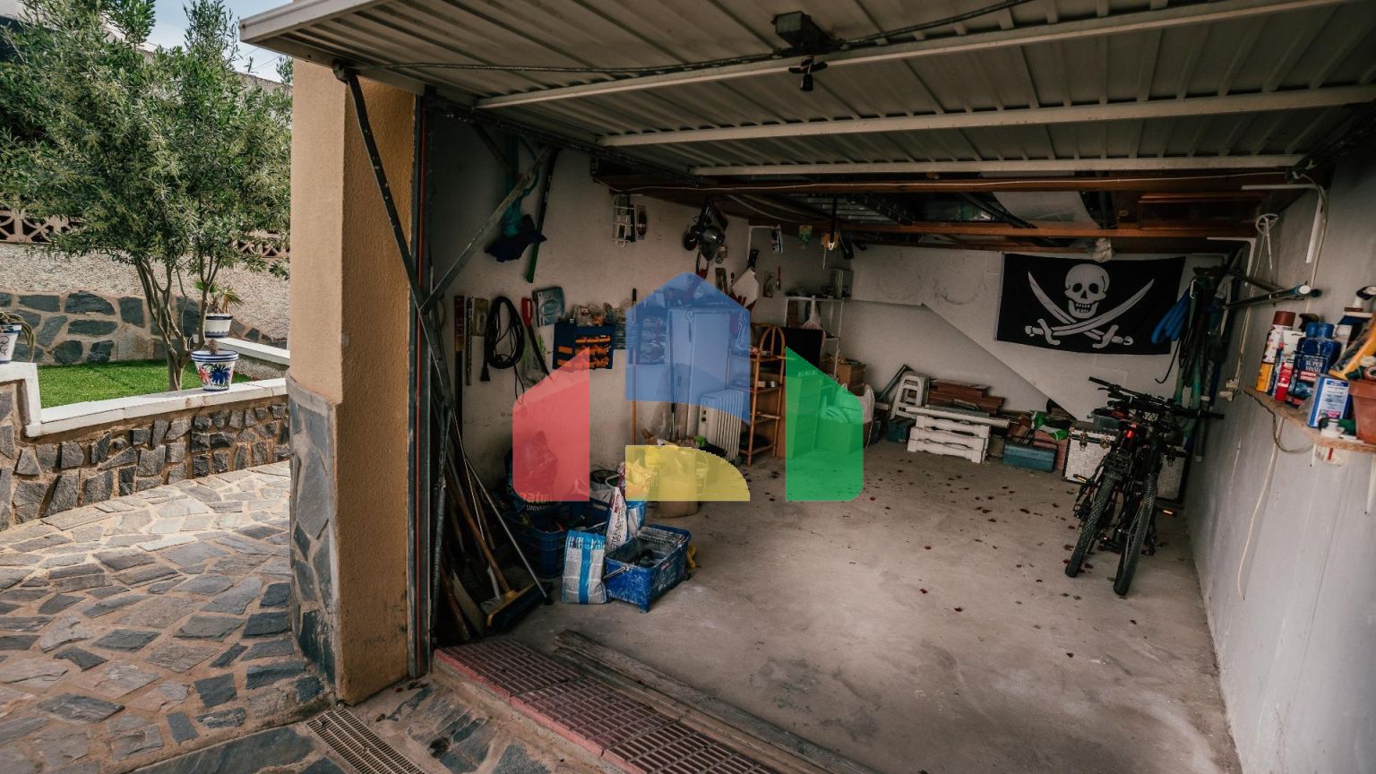 Вилла в испанском стиле в эксклюзивном районе вилл