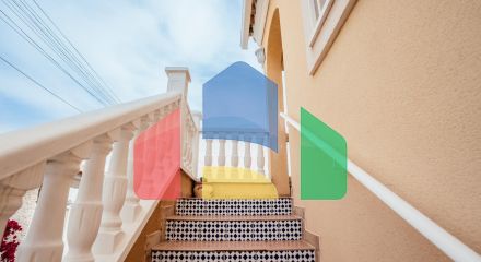 Вилла в испанском стиле в эксклюзивном районе вилл