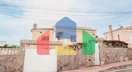 Вилла в испанском стиле в эксклюзивном районе вилл