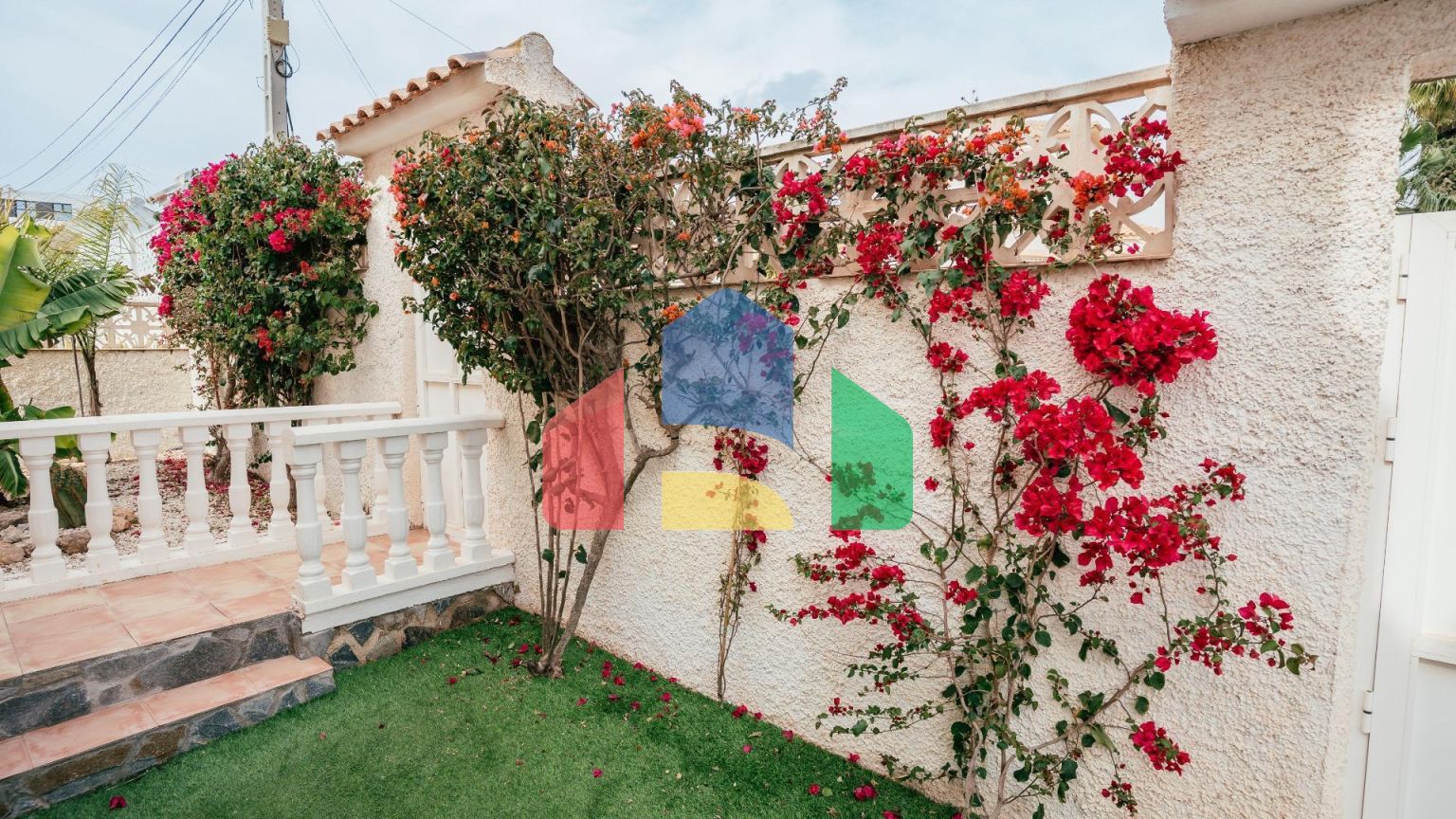 Вилла в испанском стиле в эксклюзивном районе вилл