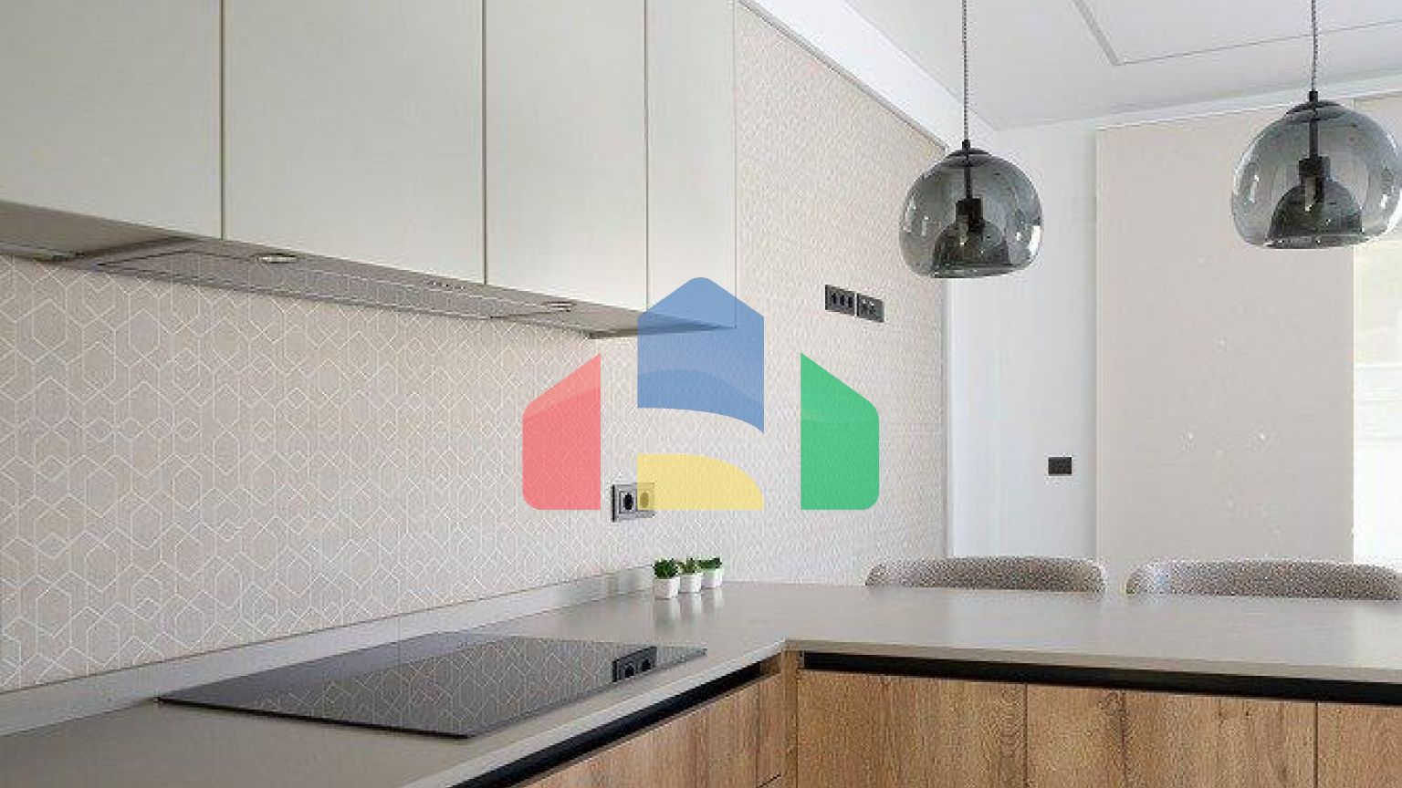 СОВРЕМЕННАЯ ВИЛЛА СО ВСЕМИ УДОБСТВАМИ