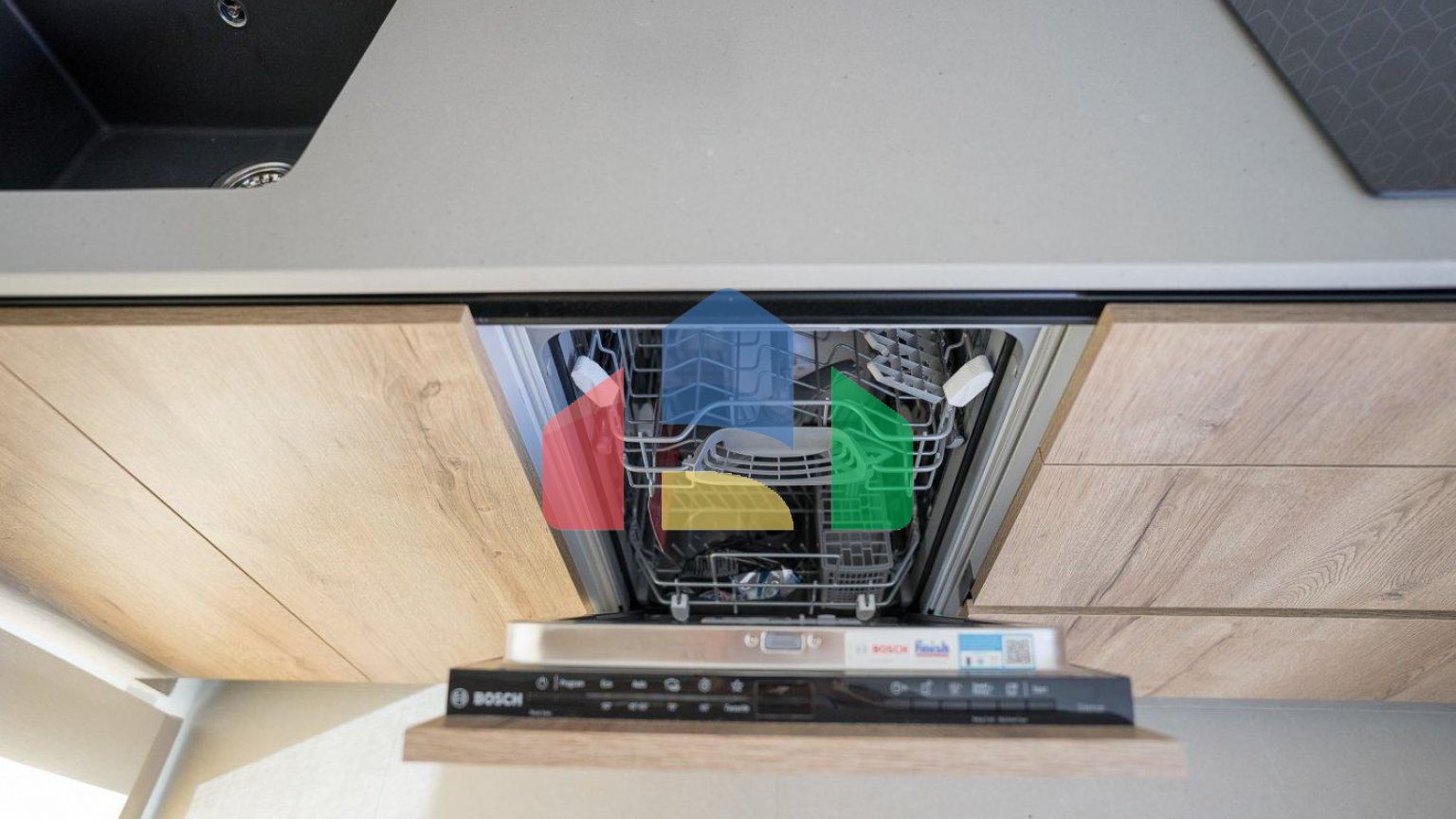 СОВРЕМЕННАЯ ВИЛЛА СО ВСЕМИ УДОБСТВАМИ