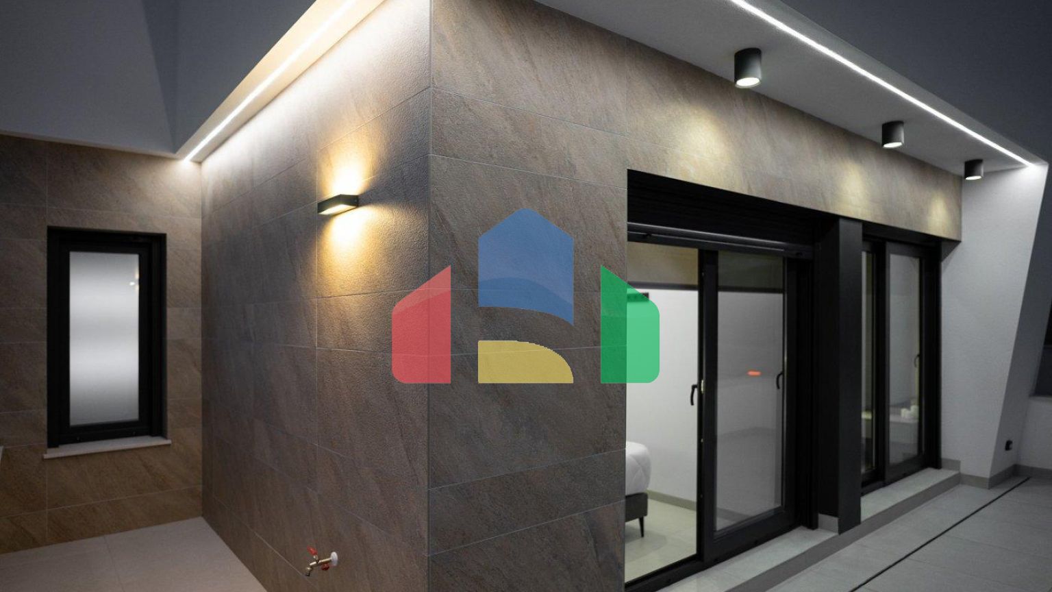 СОВРЕМЕННАЯ ВИЛЛА СО ВСЕМИ УДОБСТВАМИ