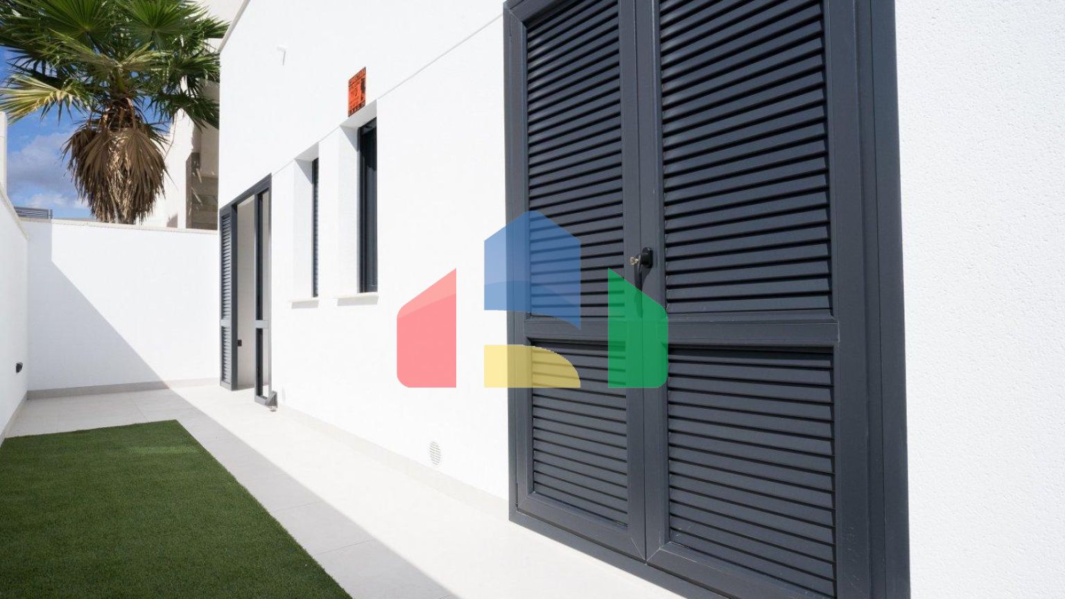 СОВРЕМЕННАЯ ВИЛЛА СО ВСЕМИ УДОБСТВАМИ