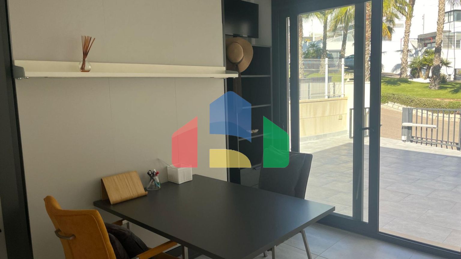 Великолепный дом с видом на море и частным бассейном в Сан-Мигель-де-Салинас