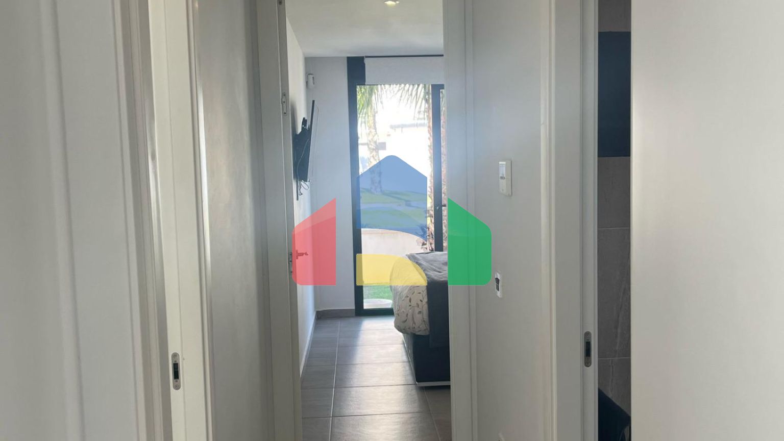 Великолепный дом с видом на море и частным бассейном в Сан-Мигель-де-Салинас