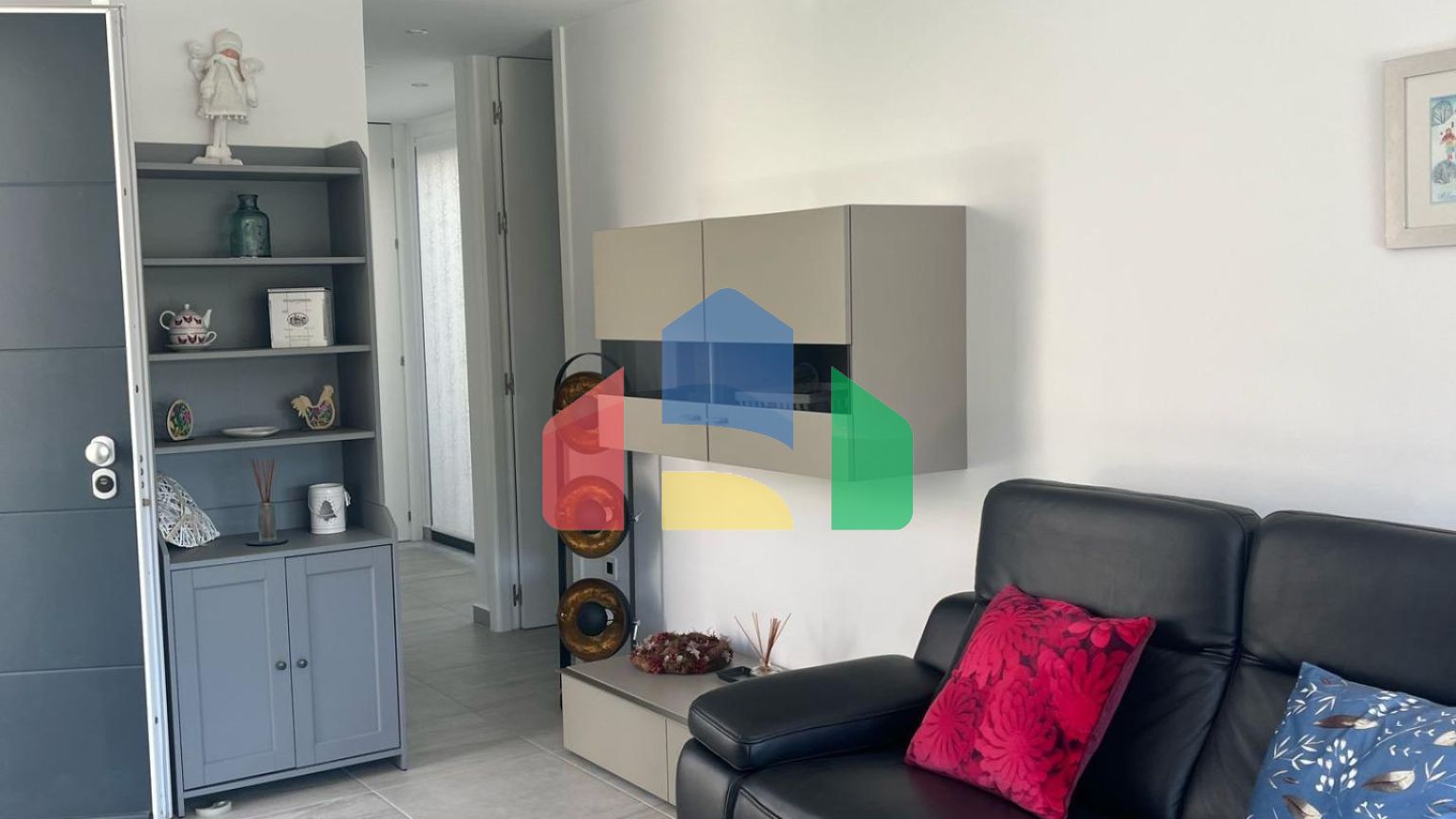 Великолепный дом с видом на море и частным бассейном в Сан-Мигель-де-Салинас