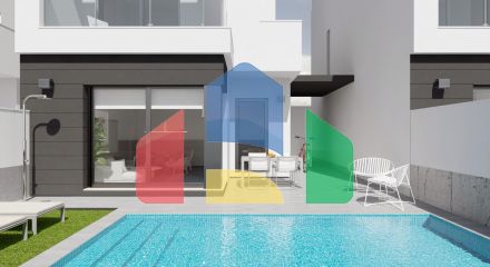 Lovely villa with private pool and solarium in a green area near the beach.
