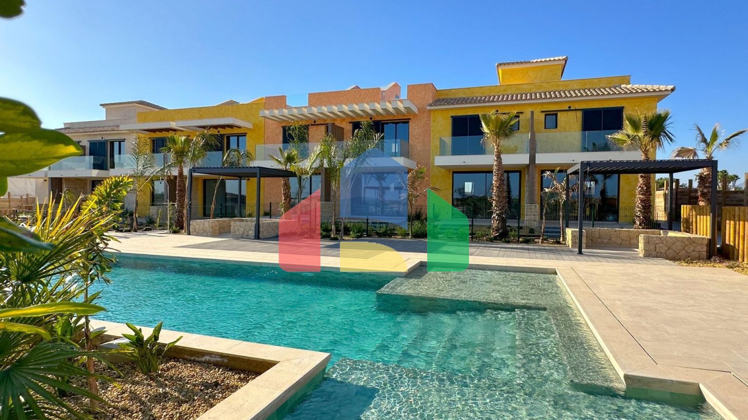 ПОТРЯСАЮЩИЕ НОВЫЕ ТАУНХАУСЫ В DESERT SPRINGS RESORT