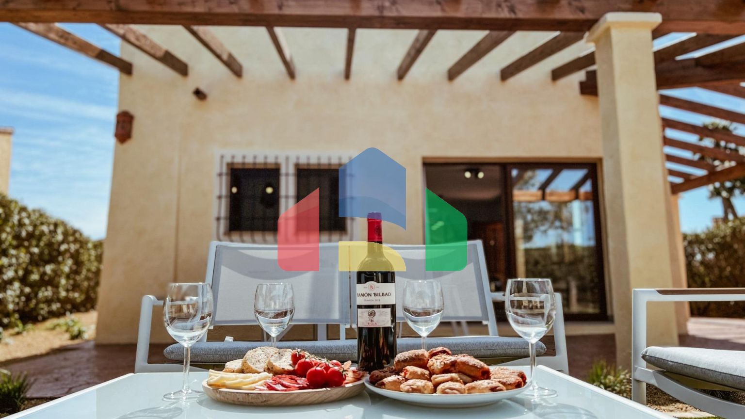 ПОТРЯСАЮЩИЕ НОВЫЕ РОСКОШНЫЕ ВИЛЛЫ В ПУСТЫНЕ ГОЛЬФ-ПОЛЯ