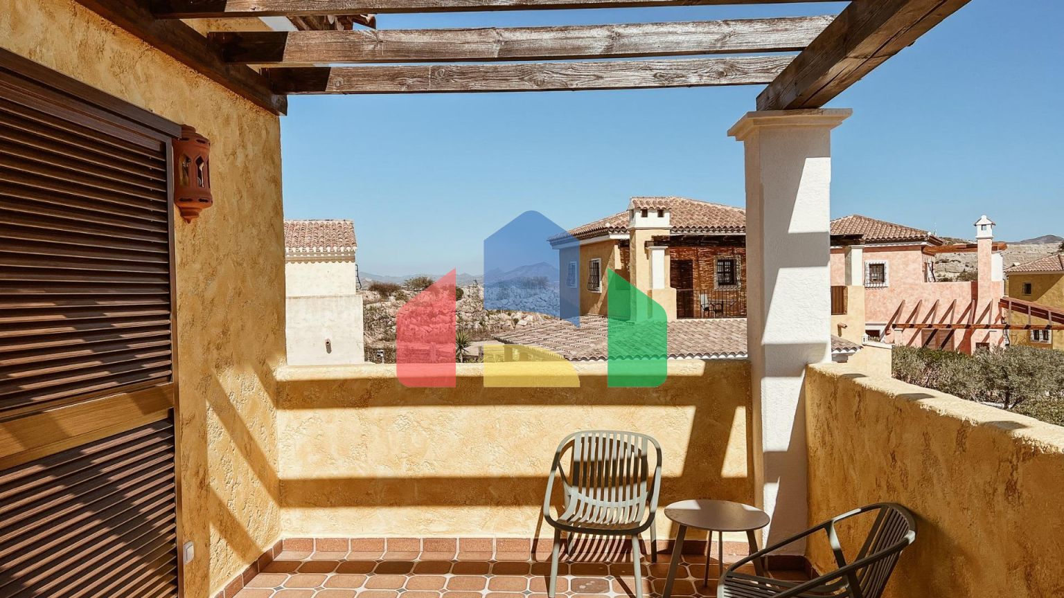 ПОТРЯСАЮЩИЕ НОВЫЕ РОСКОШНЫЕ ВИЛЛЫ В ПУСТЫНЕ ГОЛЬФ-ПОЛЯ