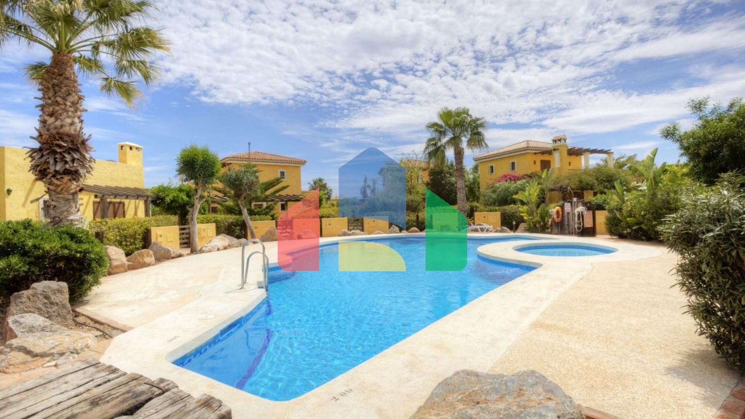 ПОТРЯСАЮЩИЕ НОВЫЕ РОСКОШНЫЕ ВИЛЛЫ В ПУСТЫНЕ ГОЛЬФ-ПОЛЯ