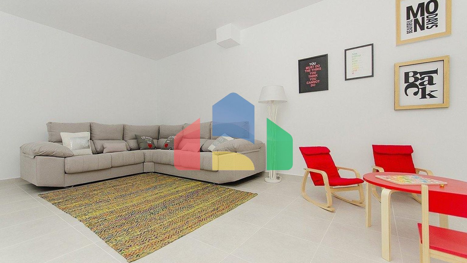 НОВАЯ ПОСТРОЕННАЯ ВИЛЛА В PLAYA HONDA