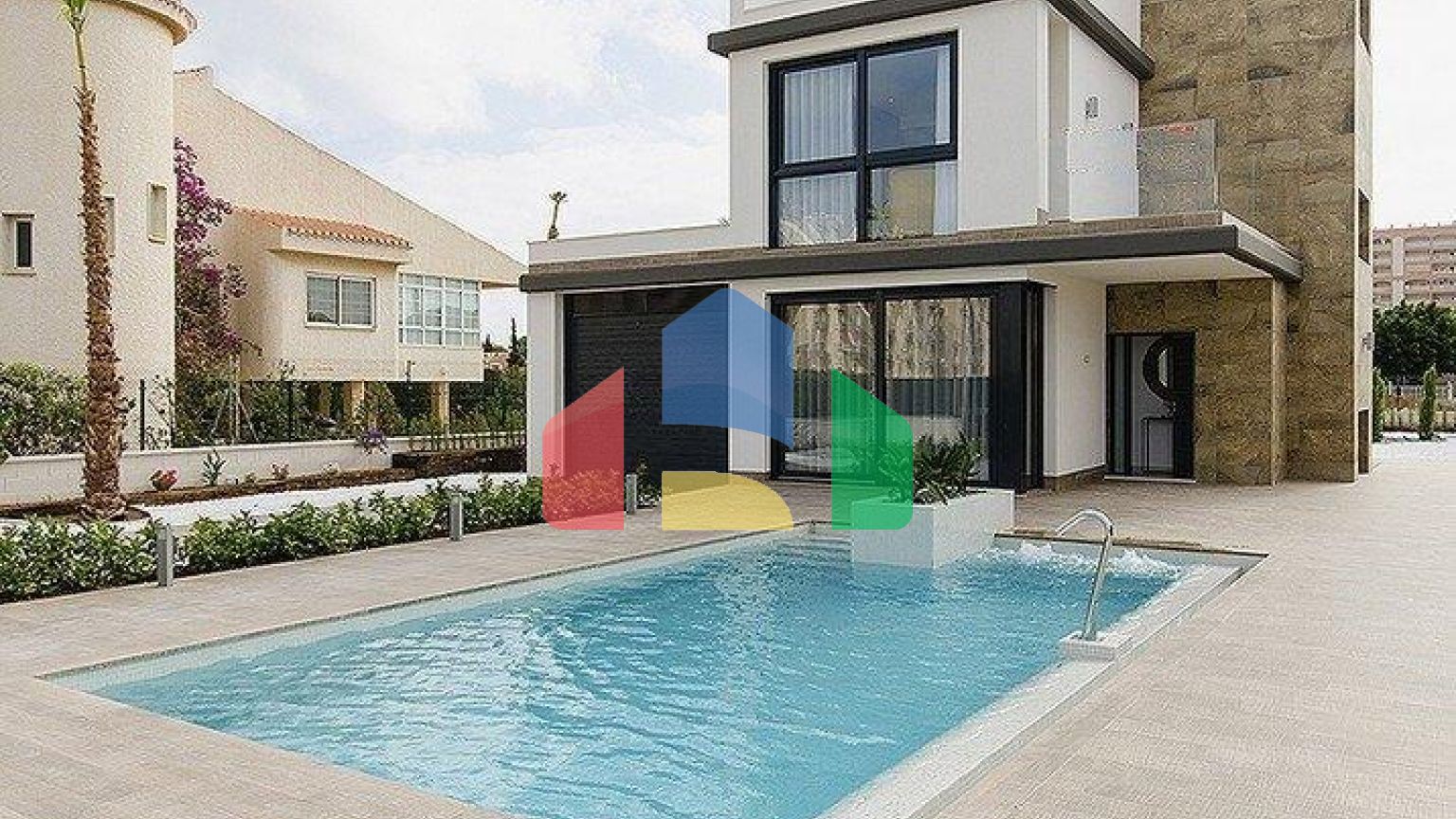 НОВАЯ ПОСТРОЕННАЯ ВИЛЛА В PLAYA HONDA