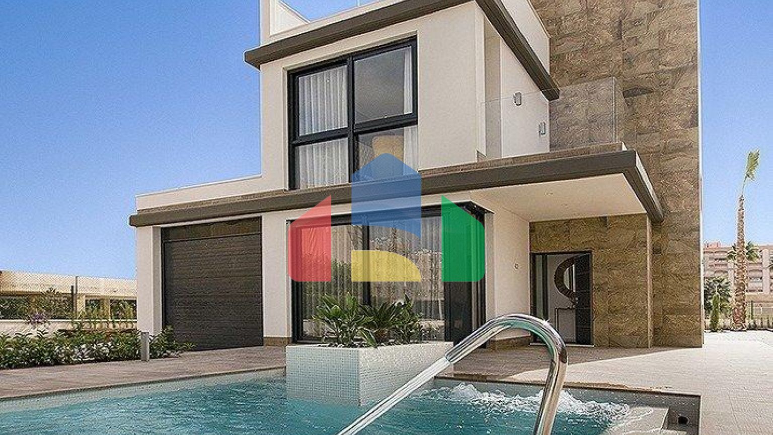 НОВАЯ ПОСТРОЕННАЯ ВИЛЛА В PLAYA HONDA