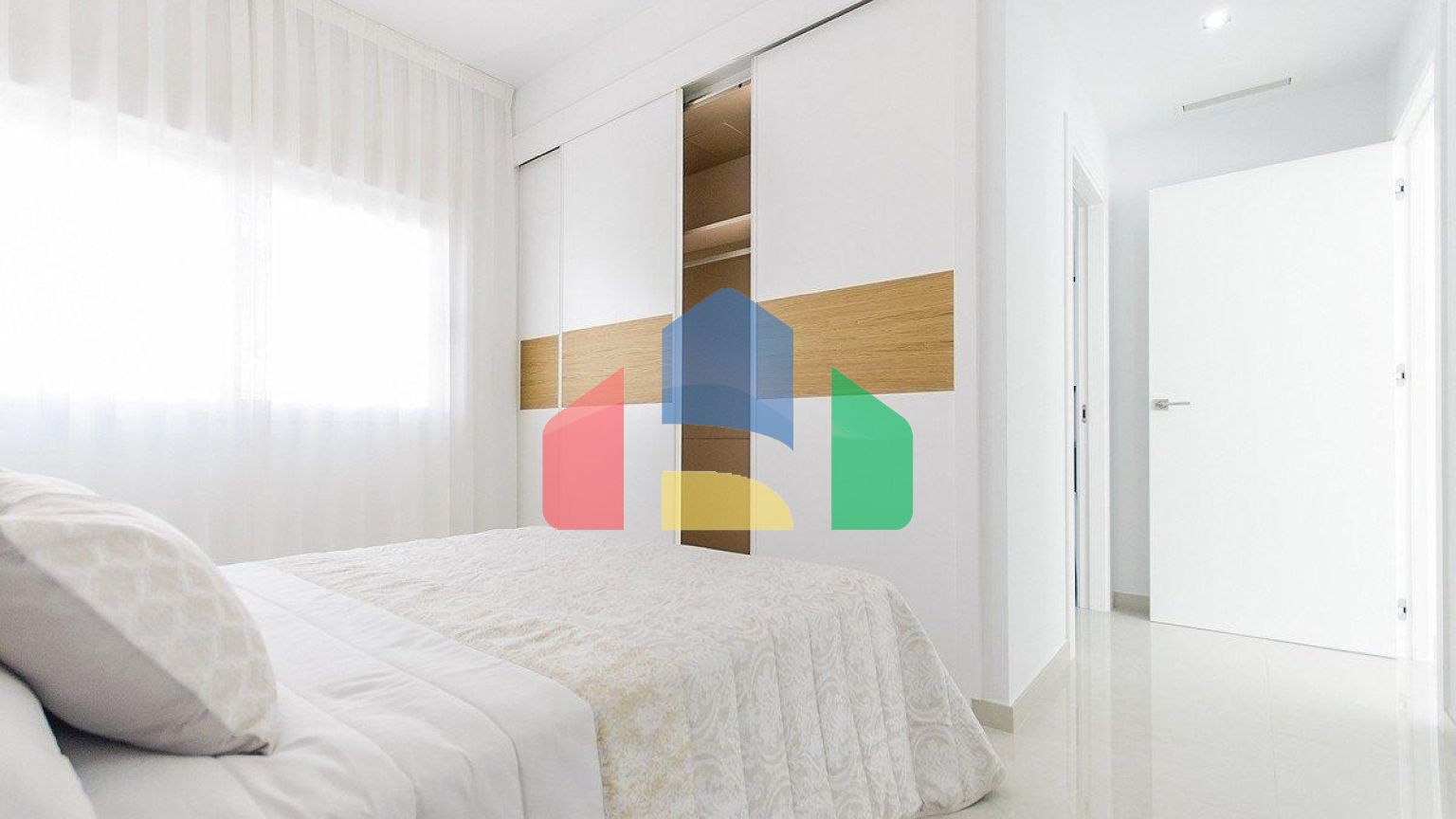 НОВАЯ ПОСТРОЕННАЯ ВИЛЛА В PLAYA HONDA