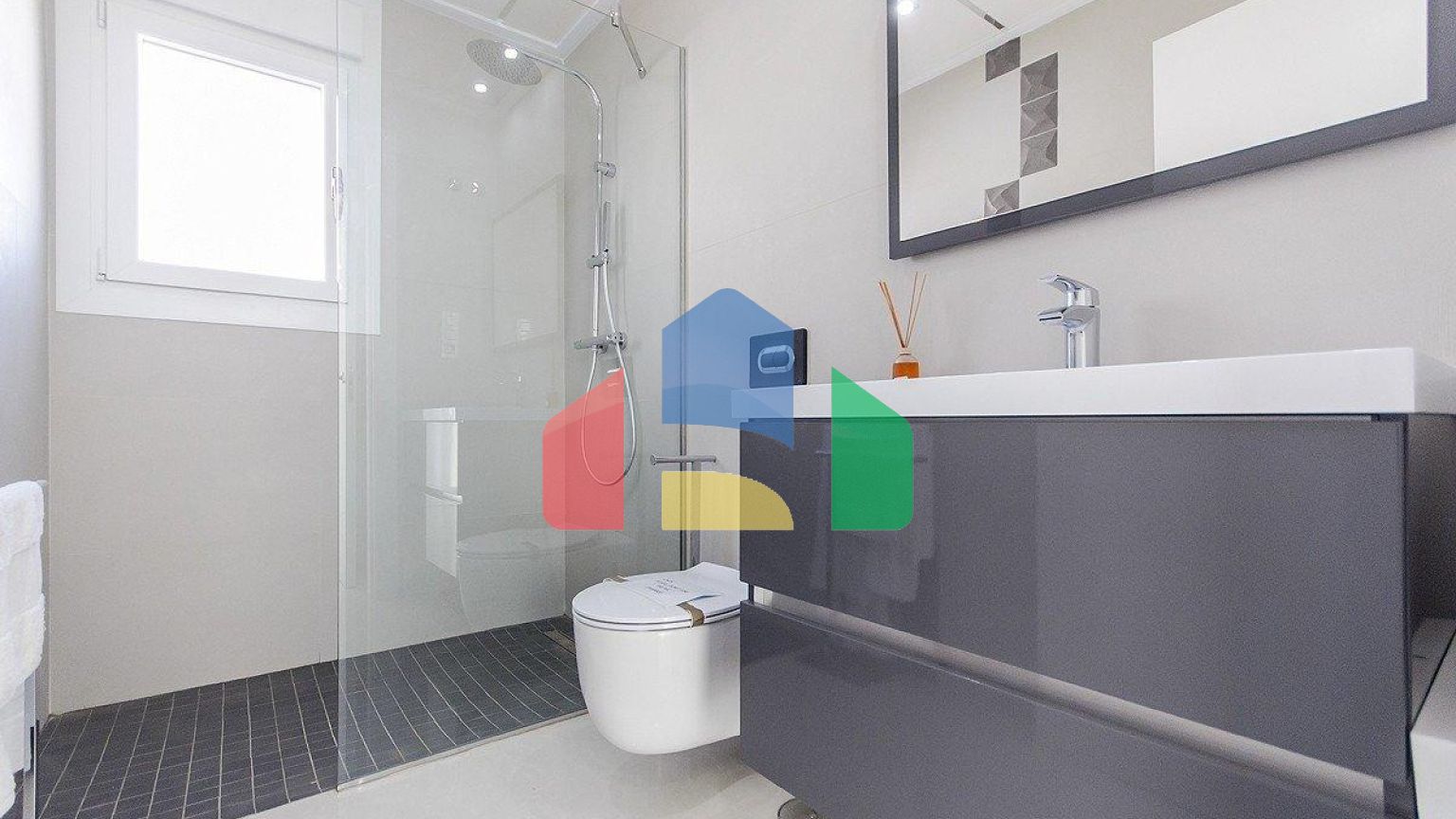 НОВАЯ ПОСТРОЕННАЯ ВИЛЛА В PLAYA HONDA