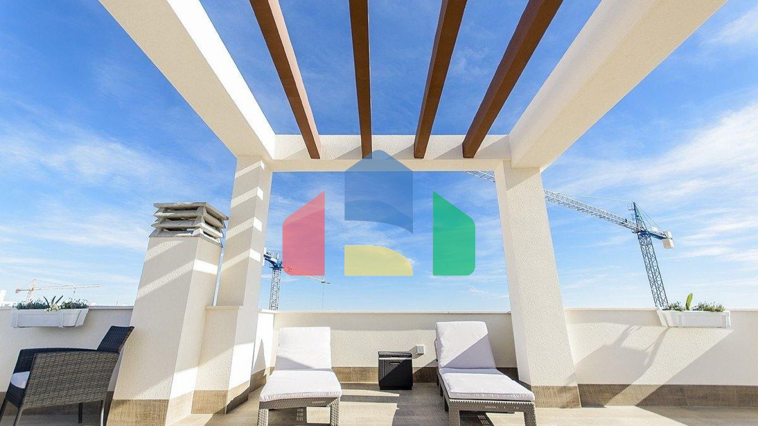 НОВАЯ ПОСТРОЕННАЯ ВИЛЛА В PLAYA HONDA