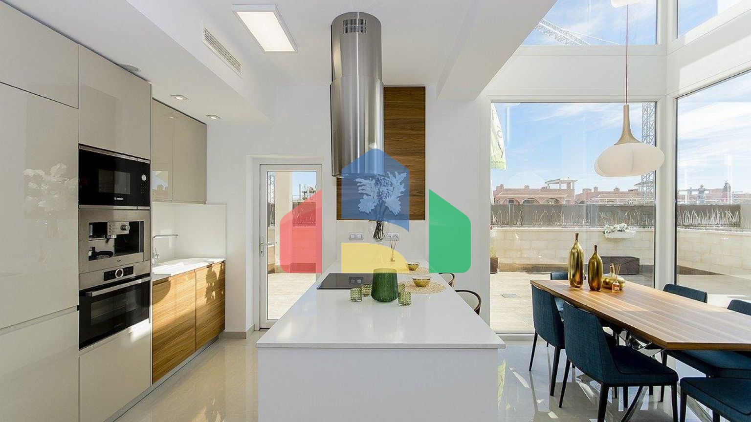 НОВАЯ ПОСТРОЕННАЯ ВИЛЛА В PLAYA HONDA