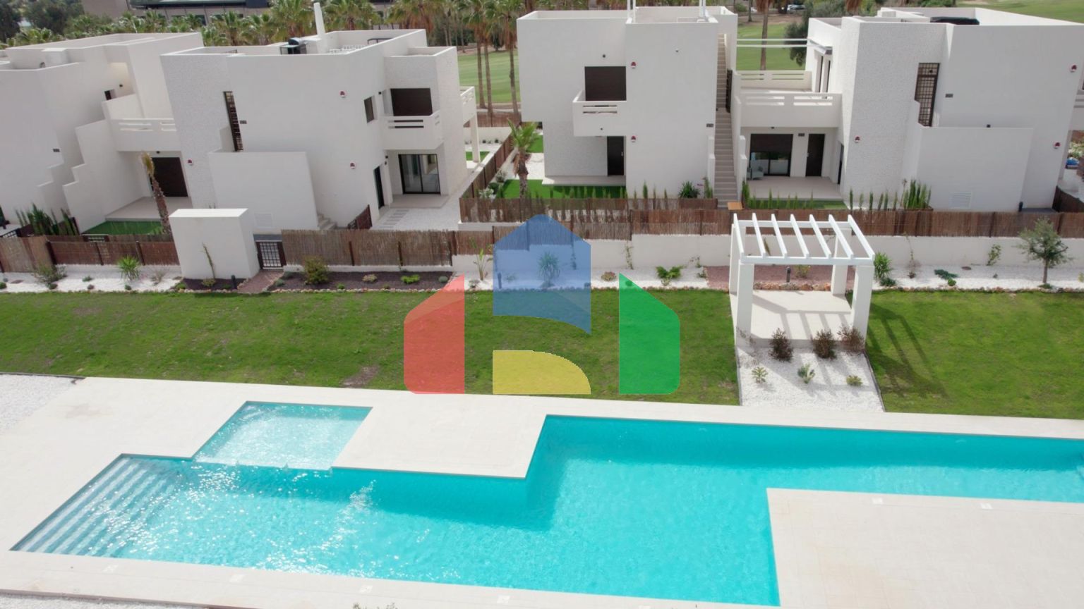 НОВЫЙ ЖИЛОЙ КОМПЛЕКС В ЛА ФИНКА ГОЛЬФ