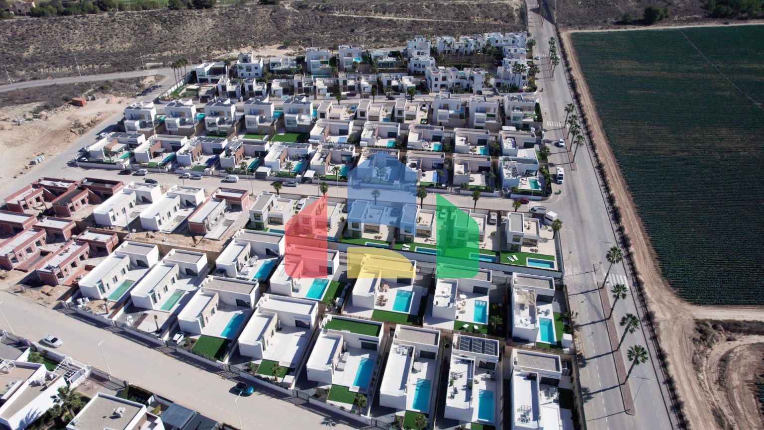 Эксклюзивные виллы-новостройки в районе гольф-поля Альгорфы