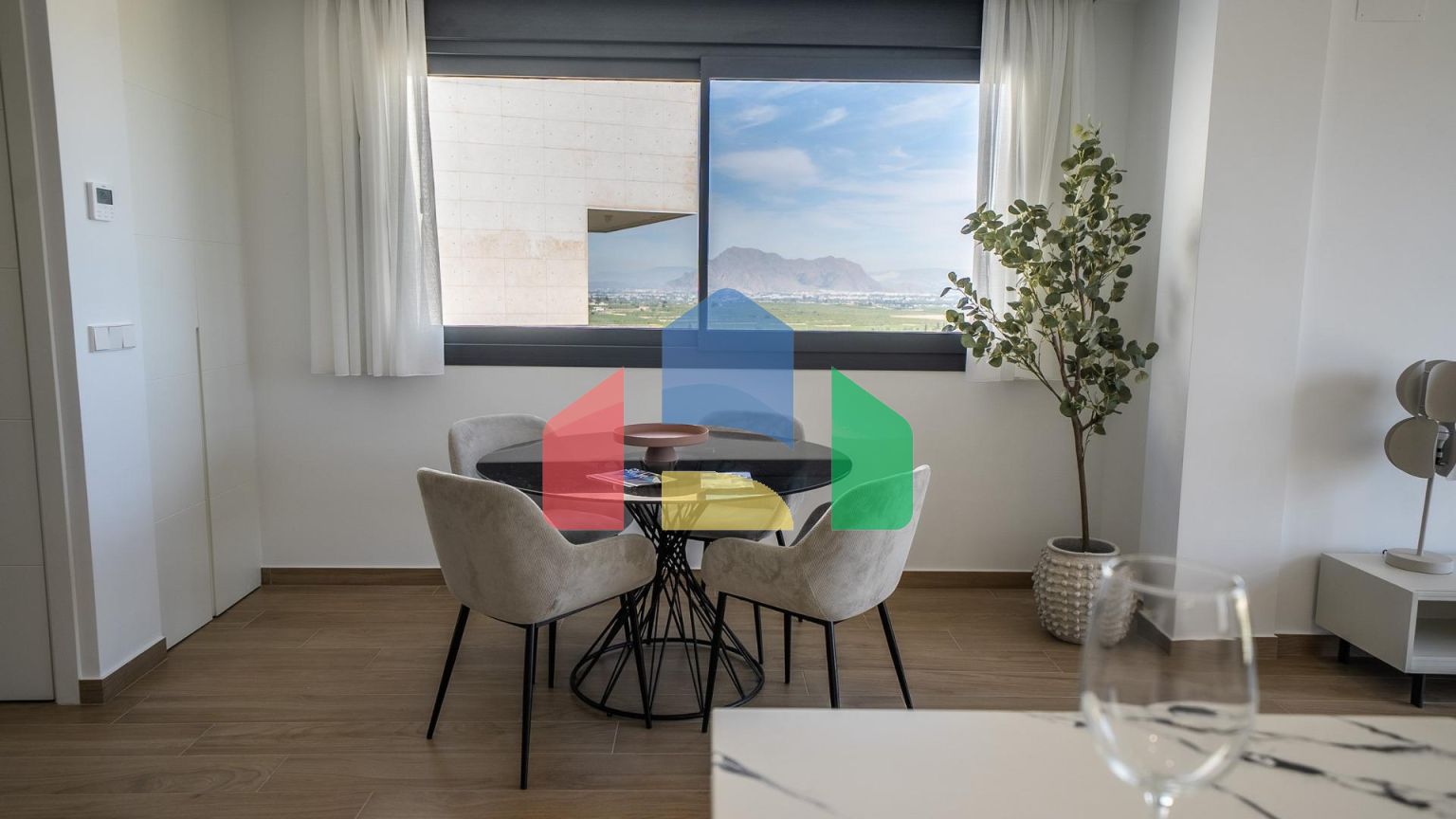 НОВЫЕ ОТДЕЛЬНО СТОЯЩИЕ ВИЛЛЫ В ЛА ФИНКА ГОЛЬФ