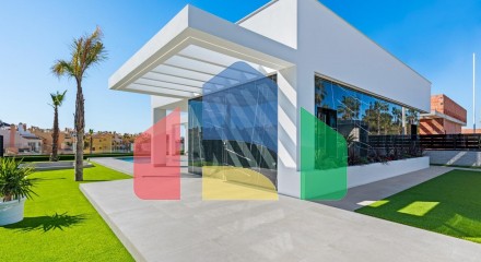 НОВЫЕ ВИЛЛЫ НА ГОЛЬФ-КУРОРТЕ АЛЬГОРФА