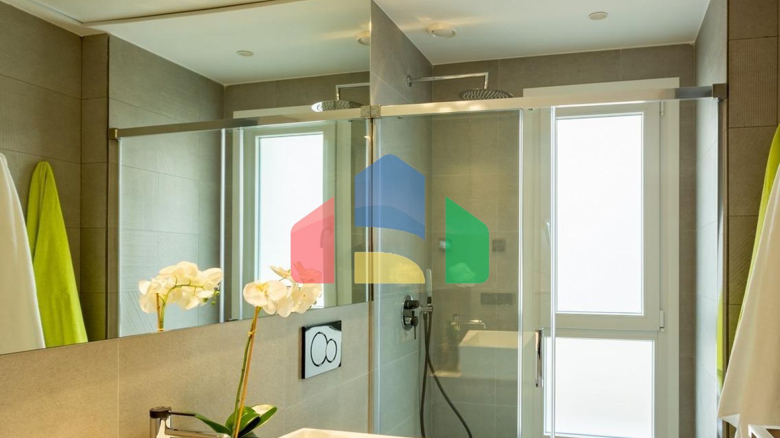 ФАНТАСТИЧЕСКАЯ СРЕДИЗЕМНОМОРСКАЯ ВИЛЛА НА ПОЛЕ ДЛЯ ГОЛЬФА НЕДАЛЕКО ОТ МОРЯ