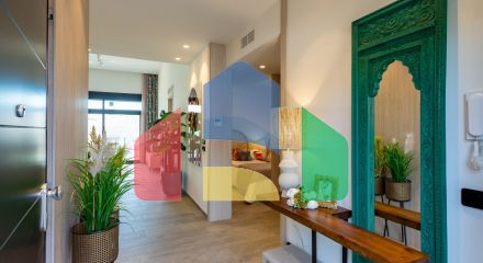 ФАНТАСТИЧЕСКАЯ СРЕДИЗЕМНОМОРСКАЯ ВИЛЛА НА ПОЛЕ ДЛЯ ГОЛЬФА НЕДАЛЕКО ОТ МОРЯ