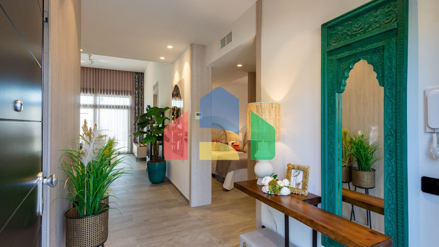 ФАНТАСТИЧЕСКАЯ СРЕДИЗЕМНОМОРСКАЯ ВИЛЛА НА ПОЛЕ ДЛЯ ГОЛЬФА НЕДАЛЕКО ОТ МОРЯ