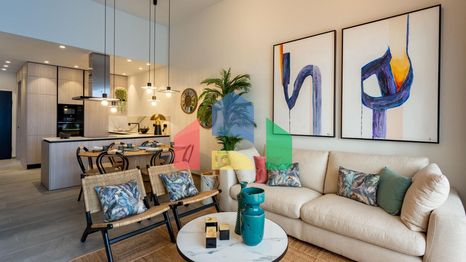 ФАНТАСТИЧЕСКАЯ СРЕДИЗЕМНОМОРСКАЯ ВИЛЛА НА ПОЛЕ ДЛЯ ГОЛЬФА НЕДАЛЕКО ОТ МОРЯ