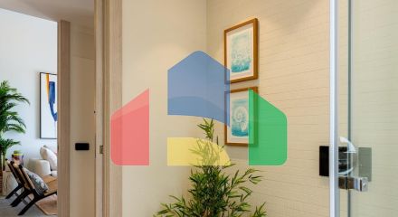 ФАНТАСТИЧЕСКАЯ СРЕДИЗЕМНОМОРСКАЯ ВИЛЛА НА ПОЛЕ ДЛЯ ГОЛЬФА НЕДАЛЕКО ОТ МОРЯ