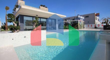 Комплекс «Bellavista» Здесь мы продаем отдельные виллы. Цена от 469000 евро