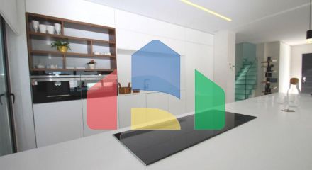 Комплекс «Bellavista» Здесь мы продаем отдельные виллы. Цена от 469000 евро